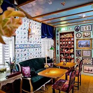 Rosalia's Menagerie Cocktail Bar & Innupstairs Amsterdam