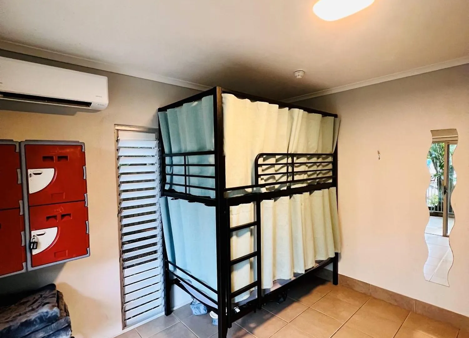 Noosa Flashpackers Sunshine Beach Hostel